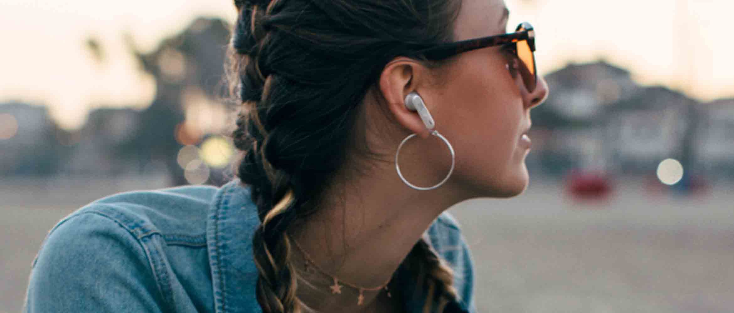 Earbuds

Earbuds are wireless earphones that connect to your phone via bluetooth. The earbuds charge automatically in the supplied case, so you can enjoy your favourite music or podcast on the go for hours!